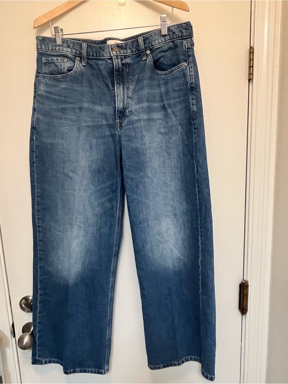Women’s Wide-Leg Blue Jeans